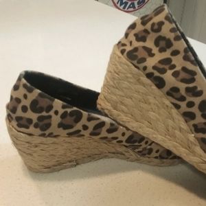 Pair Lauren leopard wedges peep toes